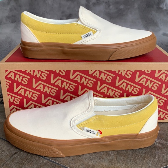 Vans Shoes - VANS CLASSIC SLIP ON GUM MARSHMALLOW/CREAM GOLD WM
